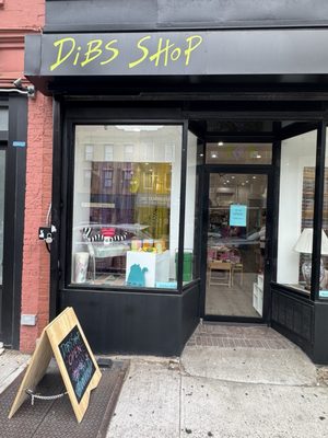 Exterior storefront of Dibs Shop on 5th Avenue in Brooklyn.